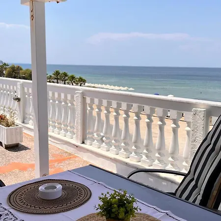 Denith Rooftop Апартаменты Неи-Эпиватай